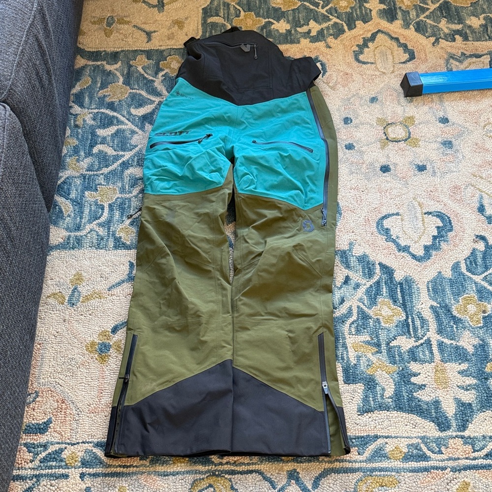 Scott olive and turquoise shell ski pants, Gore-Tex Snow Pants